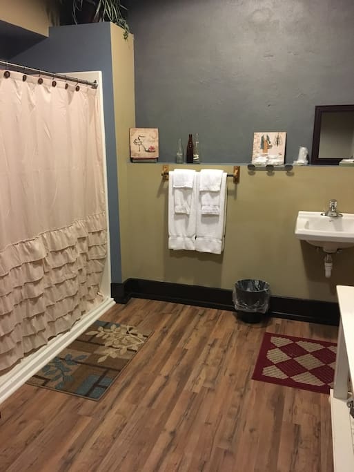 Helen's Chamber Bath (Handicap Accessible)