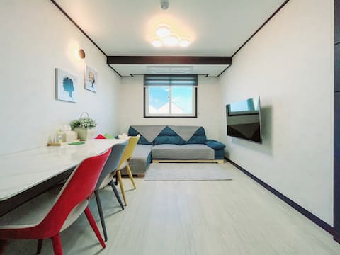 # BBQ on the second floor
# New construction🏠 #
# Spacious terrace #
❤ TownHouse airport❤ ✈level