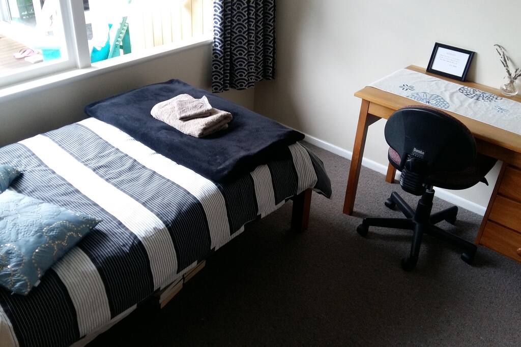 Sunny single room