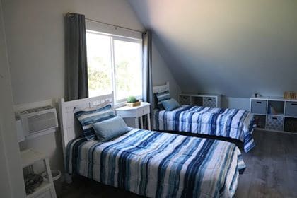 Dvojlôžková spálňa na poschodí