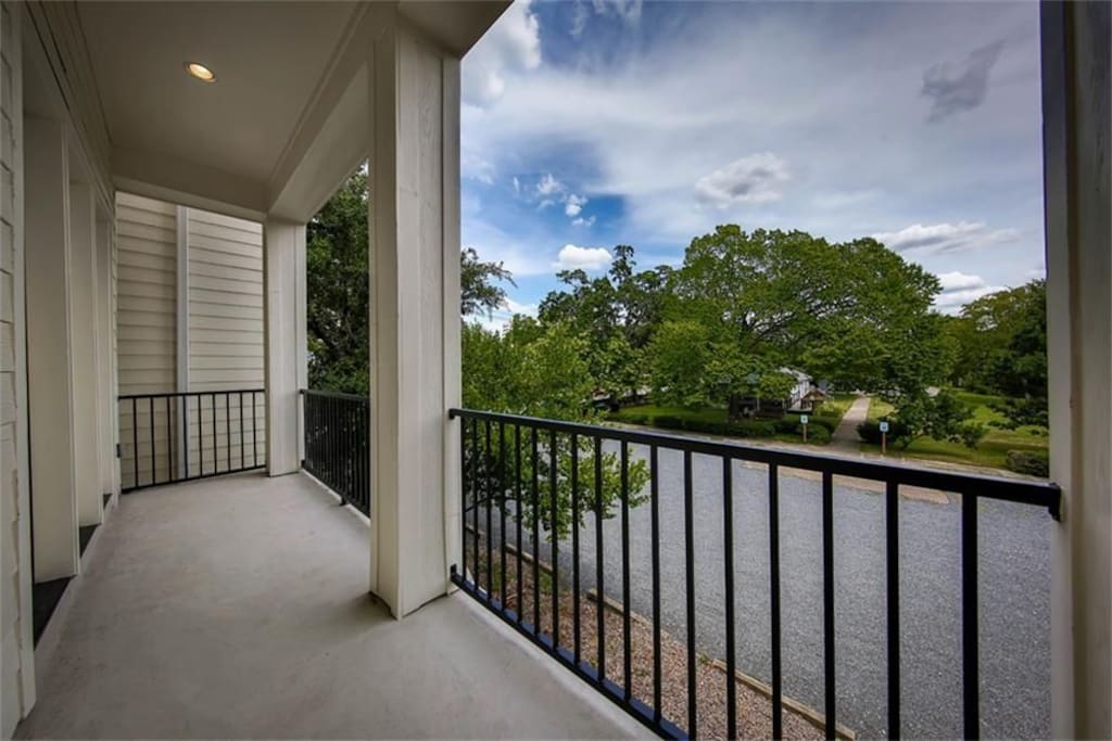 2nd floor balcony