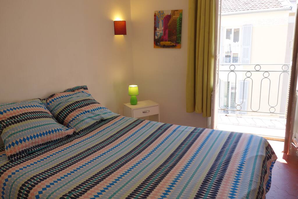 Chambre 1 et balcon