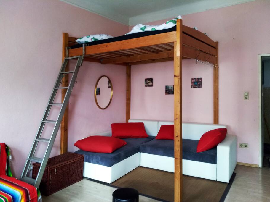 Corner Relax with Sofà and bed.