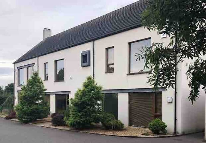 Martha’s ‘The Barn,’ Raloo, LARNE.