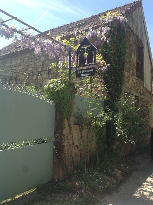 La Maison Bleue