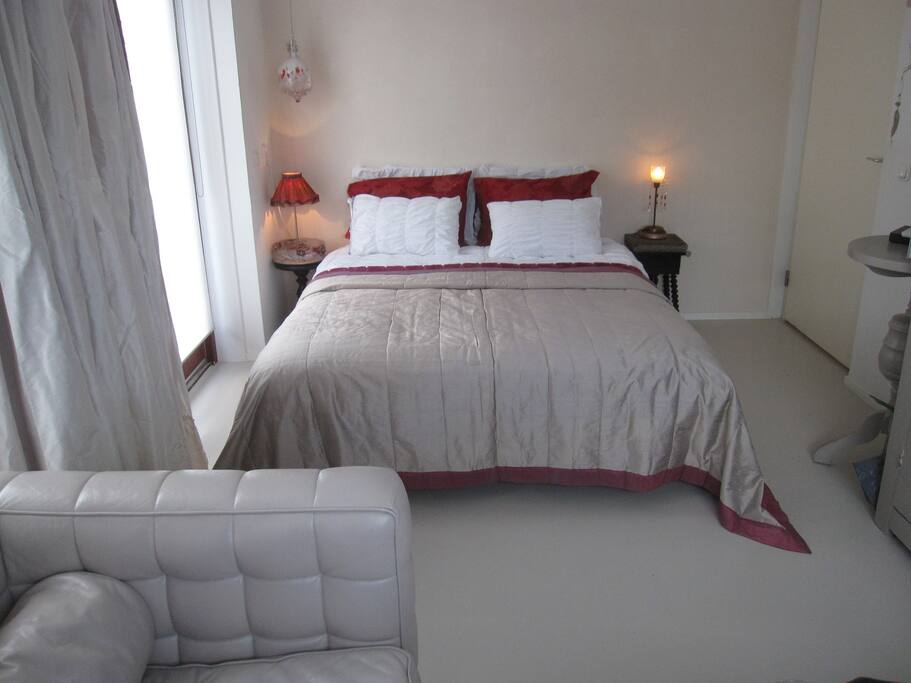 Lovely bed. *Heerlijk bed van
1.80x2.00. cm