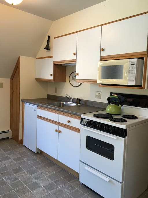 small but complete kitchen