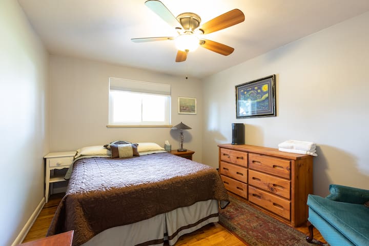 Master queen size bed dresser closet and nightstand