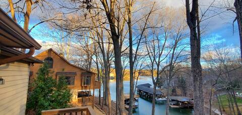 Waterfront Dock/Paddle Boards/Kyaks & FirePit, Pet