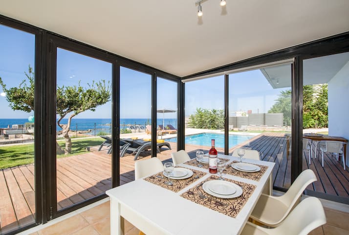 Xenia Villa B, Kalamaki,Chania,100m from the beach