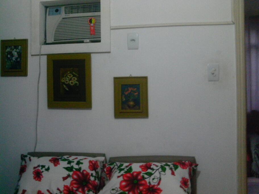 quarto com ar condicionado