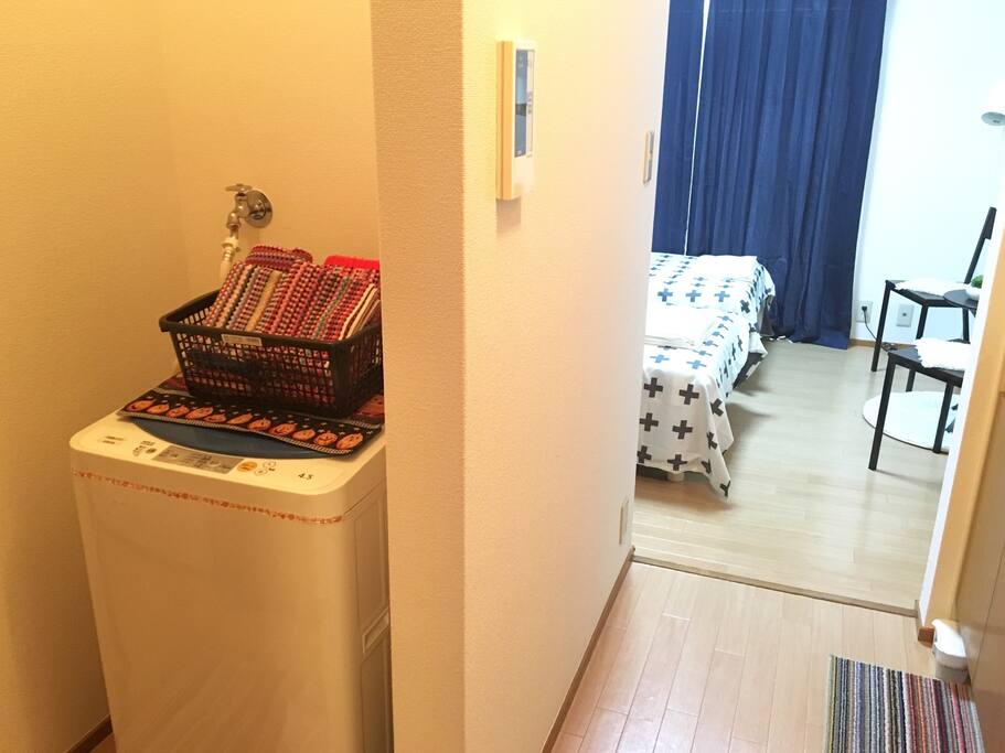 洗衣机放置所,单独的空间 减小声音。(Place the washing machine, separate the space to reduce the sound)