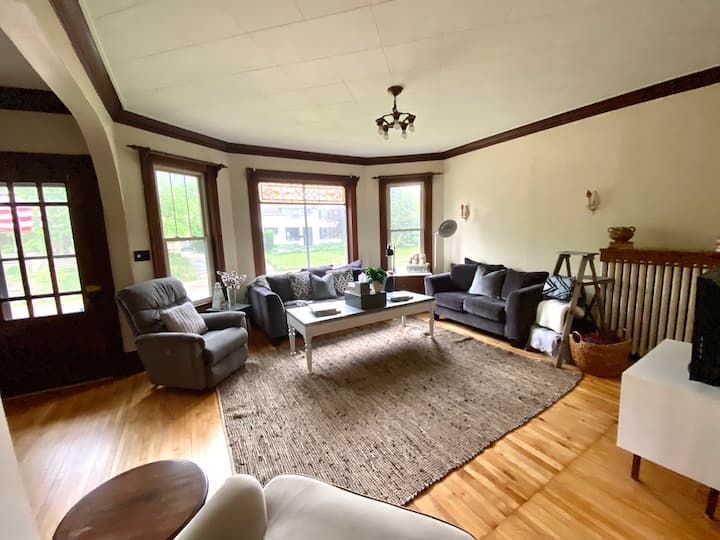 Charming Spacious 2bdr By Downtown/menominee/lake - Oshkosh, WI