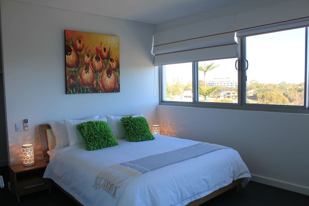 Bedroom 1 King
