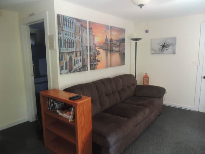 Obývacia izba/ gauč s vysúvacou posteľou z pamäťovej peny