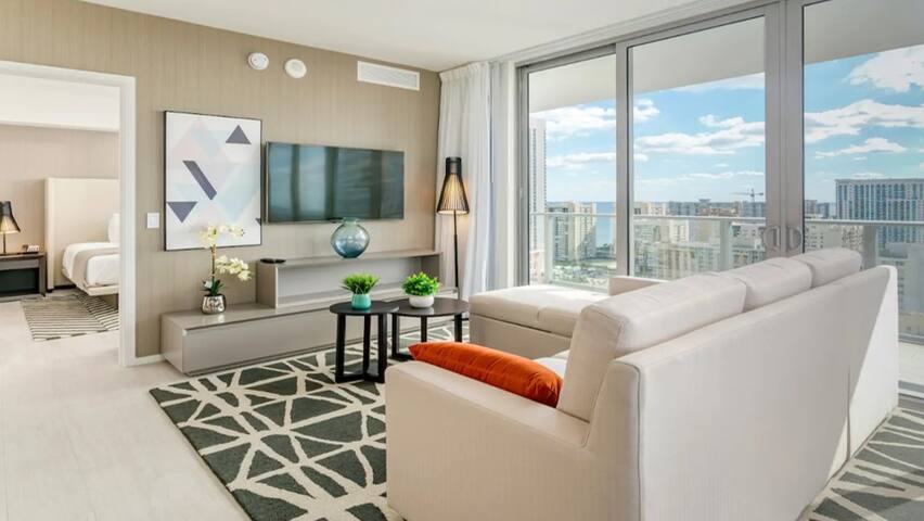 Hallandale Beach Luxury 3BR | Stunning 360° Views gallery image 2