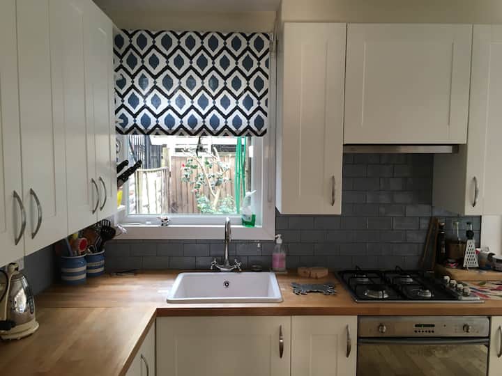 2 bedroom spacious garden flat (full use of flat)