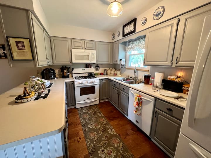 Cheerful 1-bedroom With Half Bath Residential Home - O'Fallon, MO