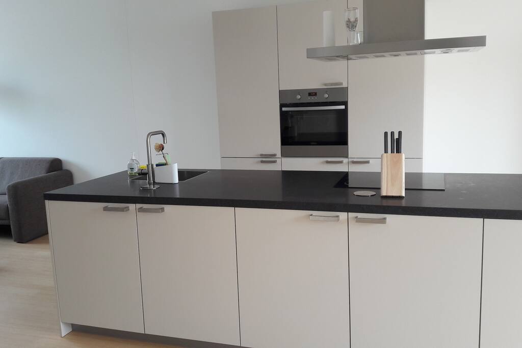 You can make use of the brand new kitchen, free coffee and tea.