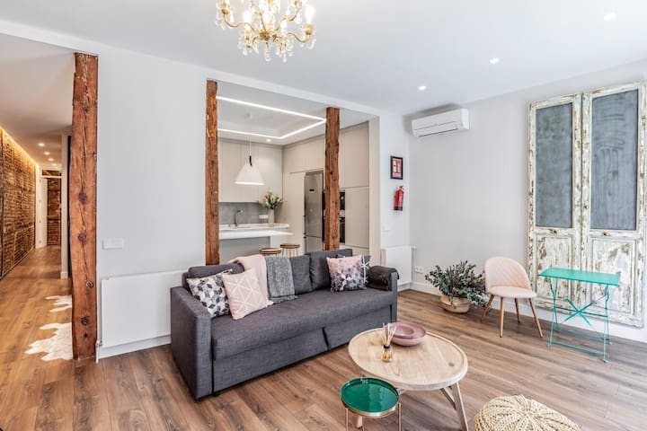 Luxury in GRAN VIA & CALLAO – Stylish & Beautiful gallery image 5