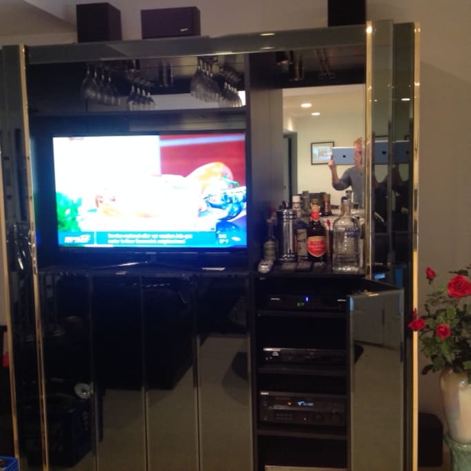 HD TV Surround Sound + Wifi