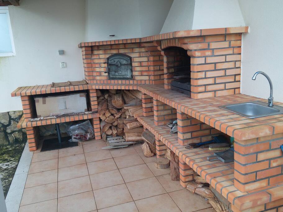 BBQ funcional e a convidar à partilha de momentos únicos de convívio e prazer