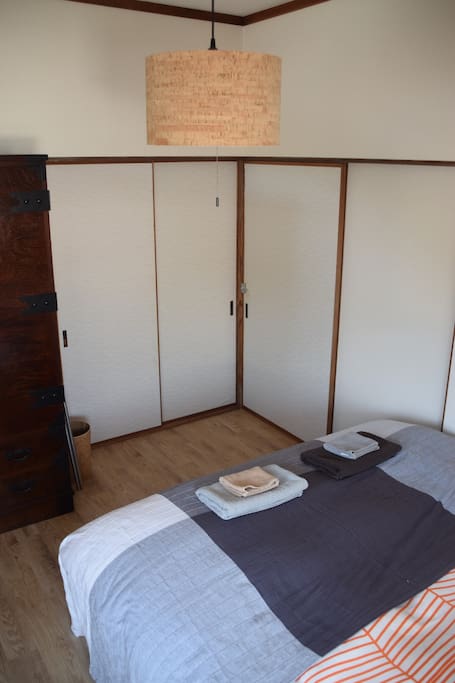 Corner room