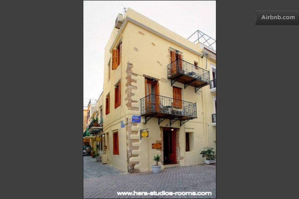 The house HERA STUDIO