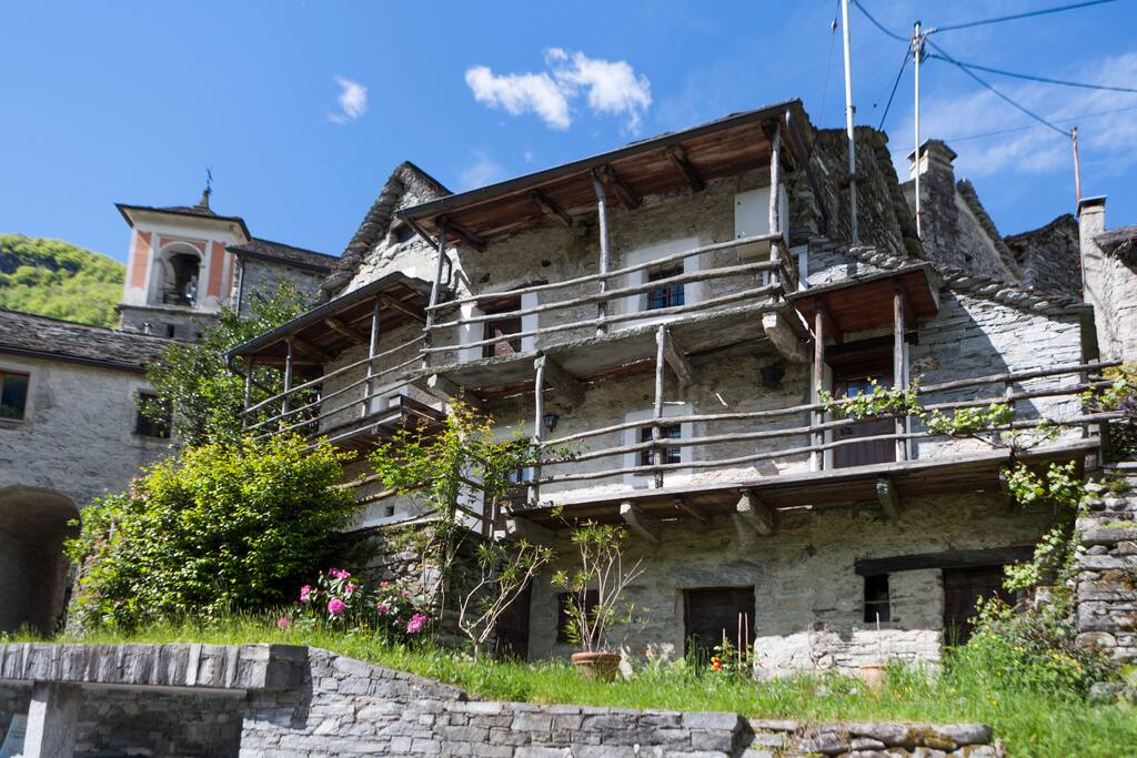 Casa Roberto Corippo - Häuschen zur Miete in Corippo, Tessin, Schweiz