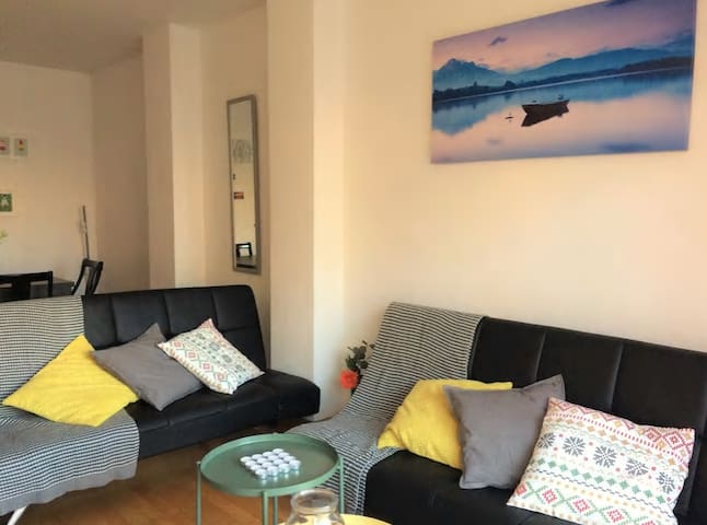 Light Loft | Walk to the Beach | Free Parking