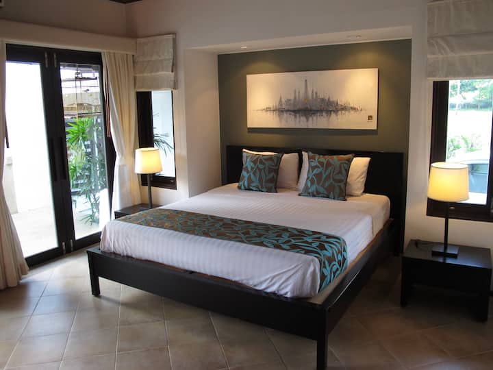 Спална соба 3, брачен кревет (широк 180-220 см)