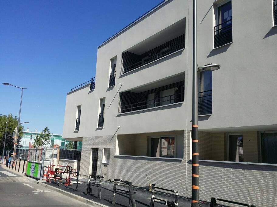 Devant l appartement