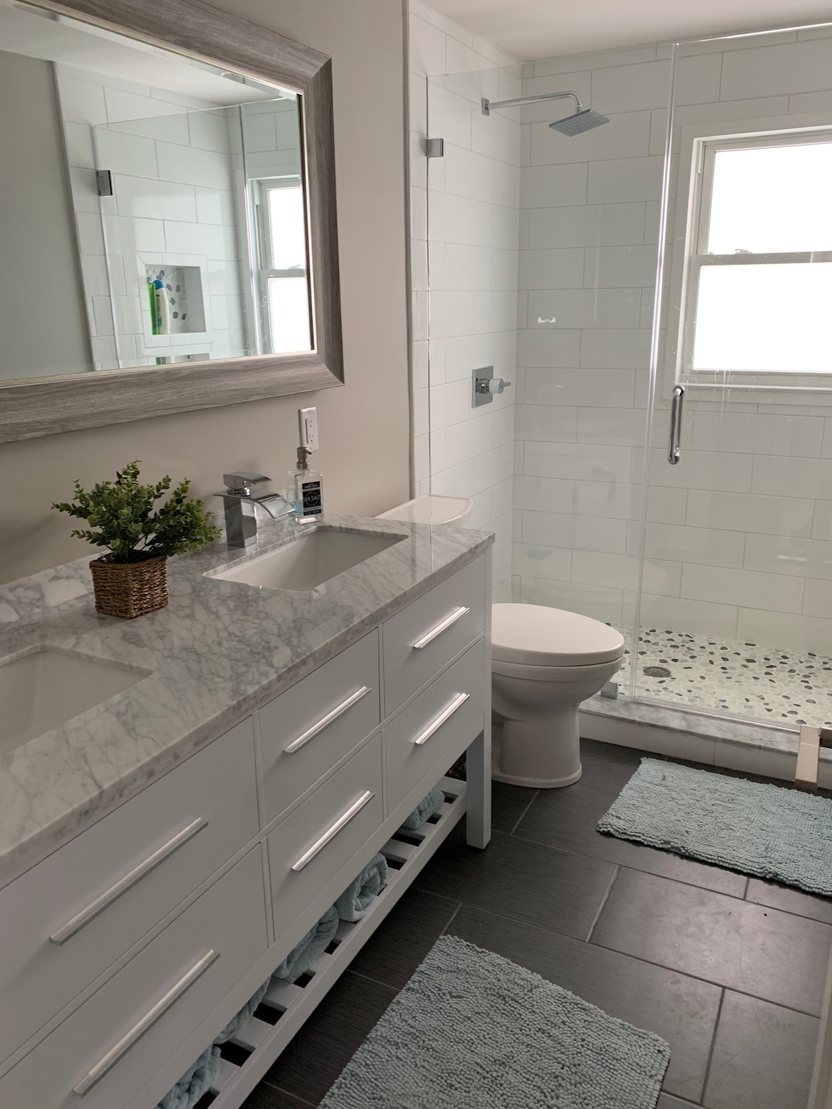 Listing image 12 at Mantoloking Oceanfront Beach House in Mantoloking