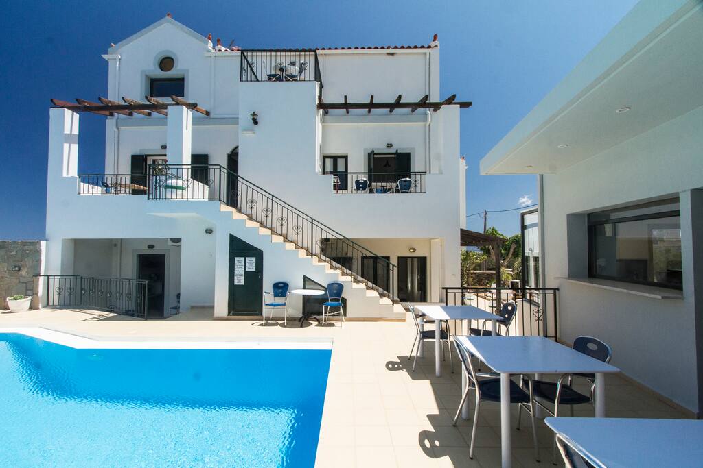 The dazzling pool allows for refreshing breaks from the sun and quiet outdoor lounging