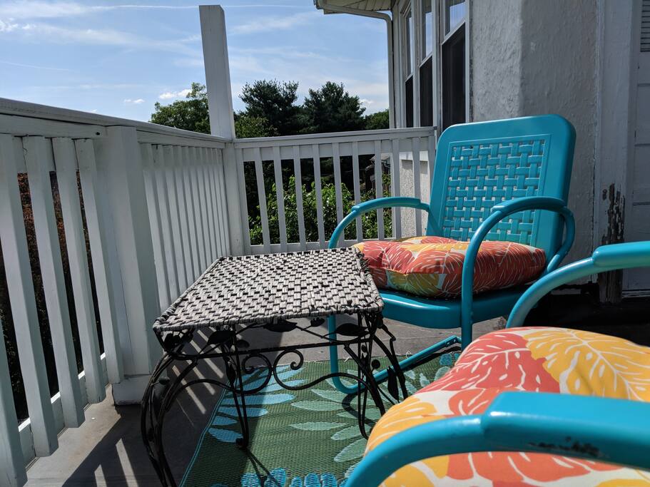 Private access balcony w/ elevated city view.