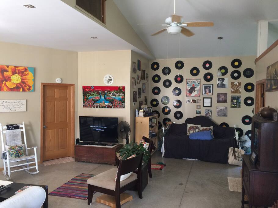 Eclectic decor, concrete floors, wide open