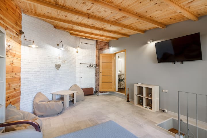 Лофт 60 кв.м с террасой возле Дерибасовской