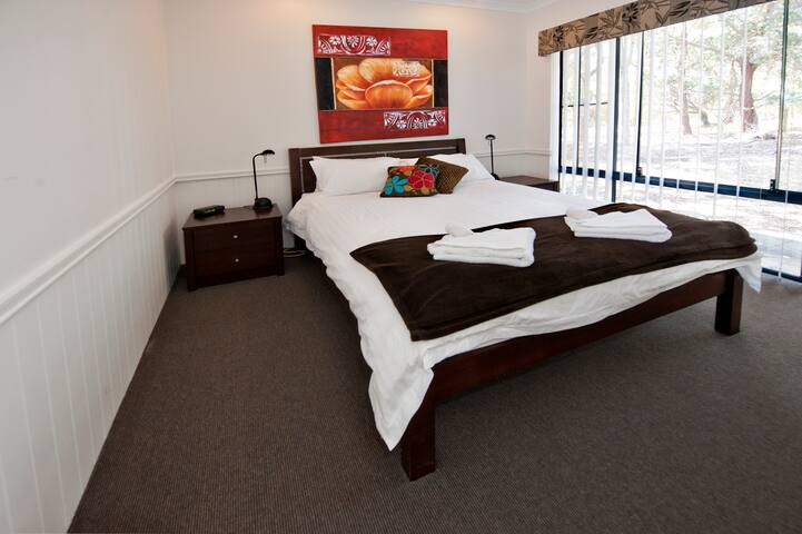 Margaret River Hideaway – Standard 3 Bedrooms gallery image 5