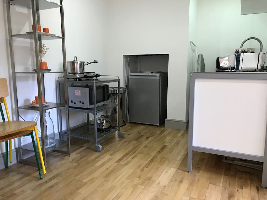 fully equipped kitchen