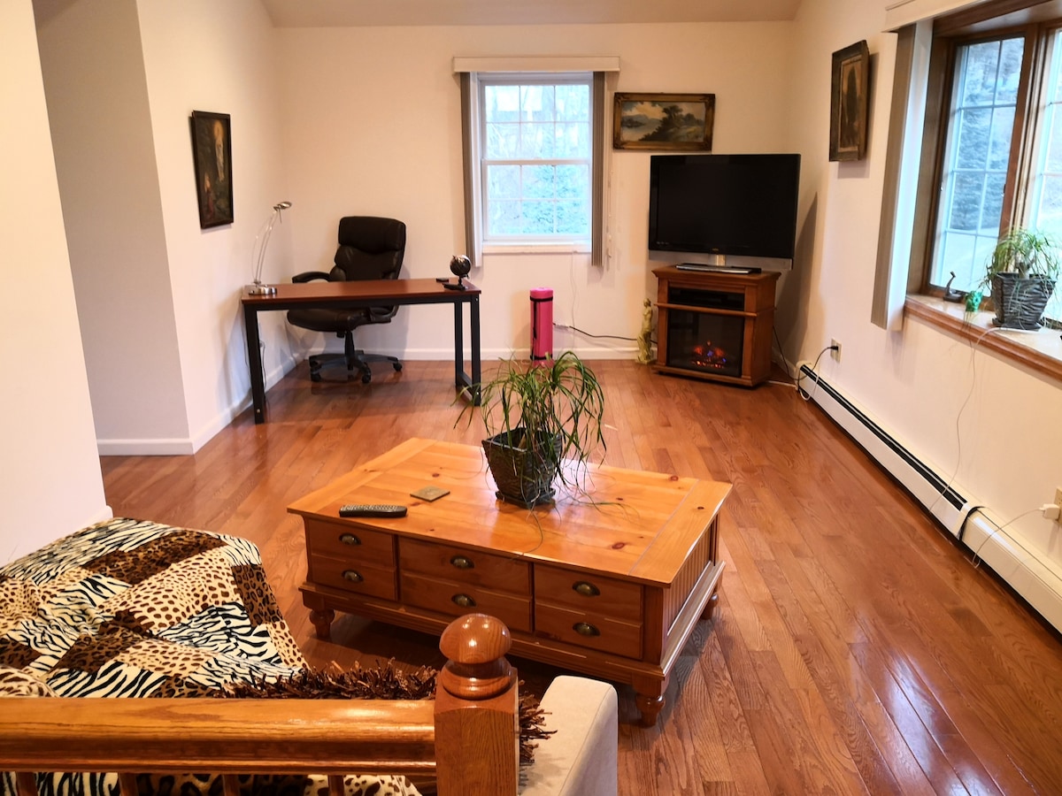 Stôl v obývacom priestore