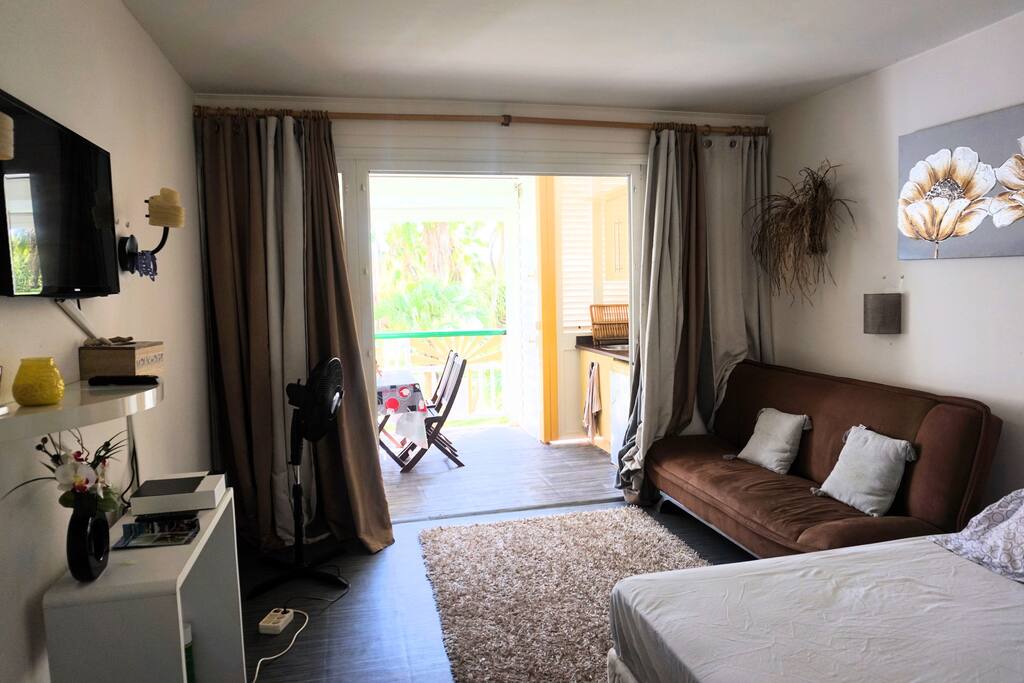 Intérieur équipé / Equipped Interior