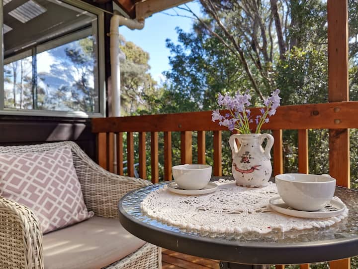 (New) The private house nestled in the trees Guesthouses for Rent in