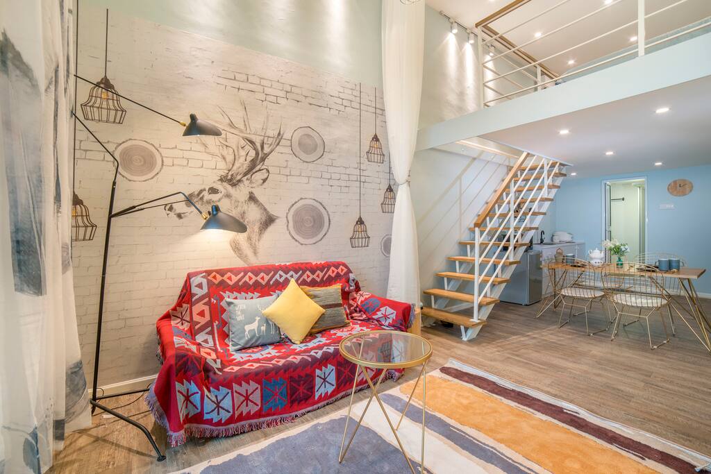 Cozy Loft Apartment which give you a home away feeling.