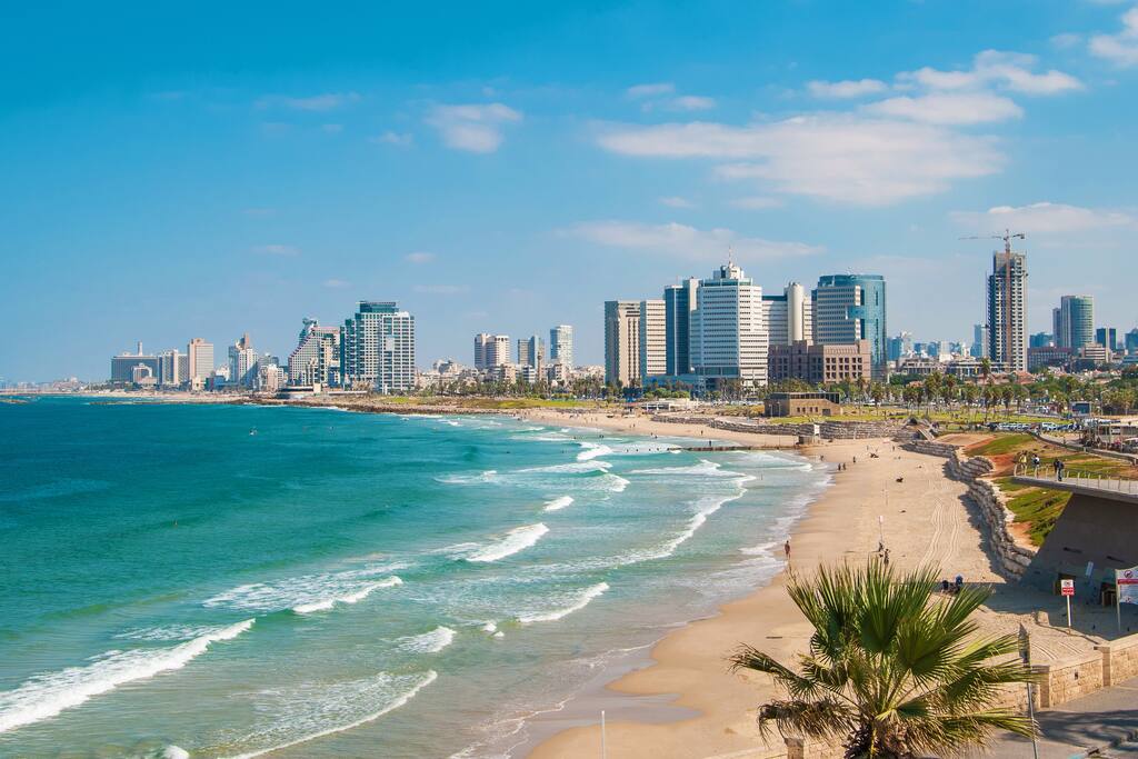 Tel Aviv Beach - 8 Minute walk