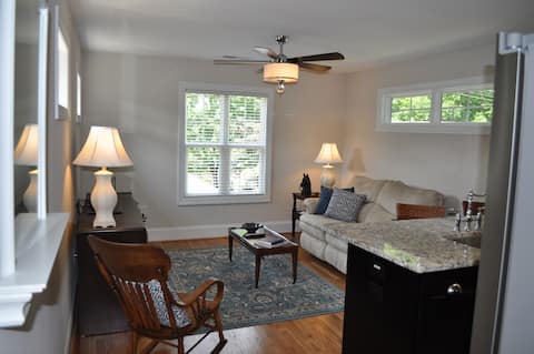 Top Airbnb: Plaza Midwood Carriage House - Quiet & Private in Plaza Midwood