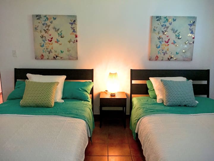 Chumba cha kulala cha pili vitanda viwili kamili