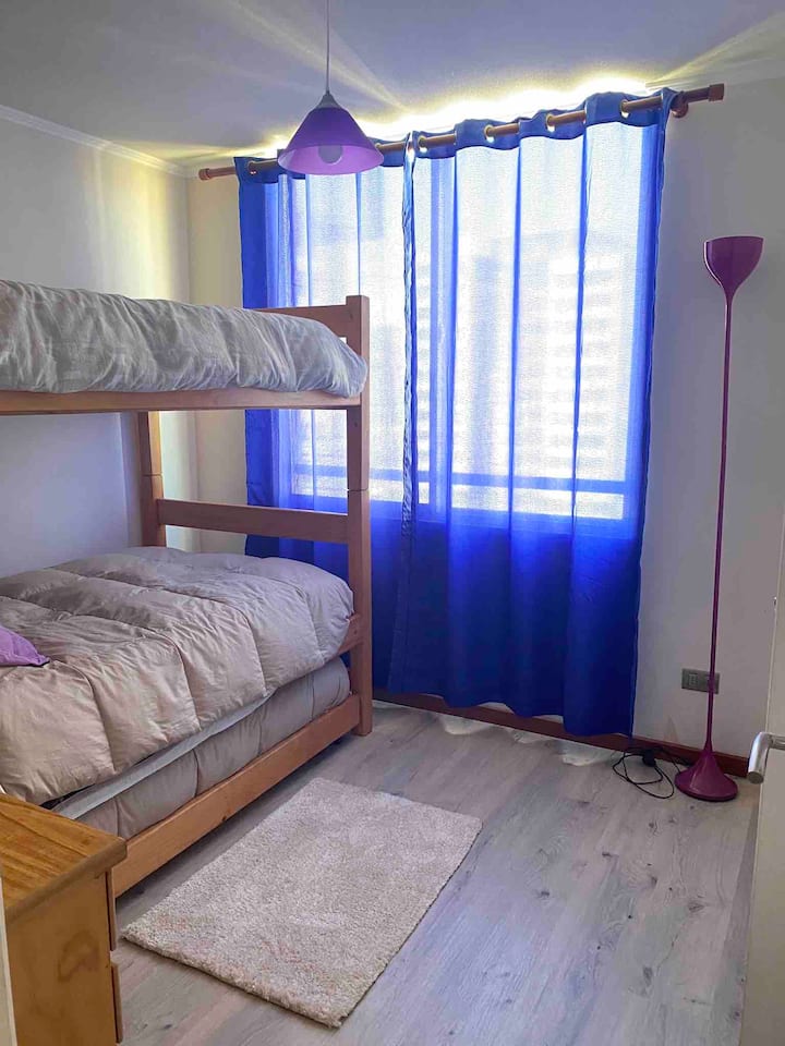 3 lits 1 et 1/2 place dans la deuxième chambre ️