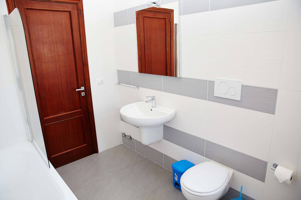 Bagno extracomfort con vasca
