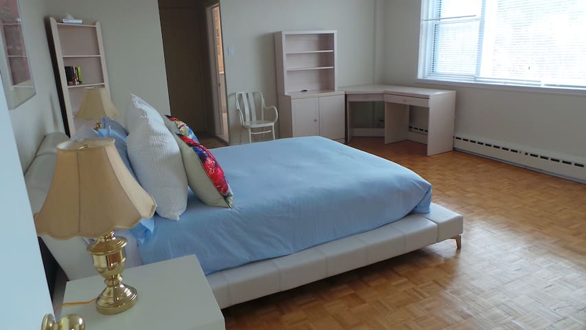 (Spacious Penthouse with 1 parking spot) gallery image 4