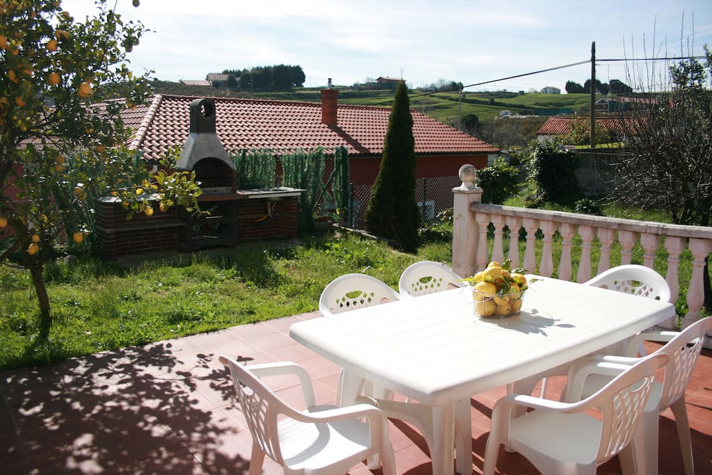 JARDIN 400 M2 CON BARBACOA LISTA PARA DISFUTAR